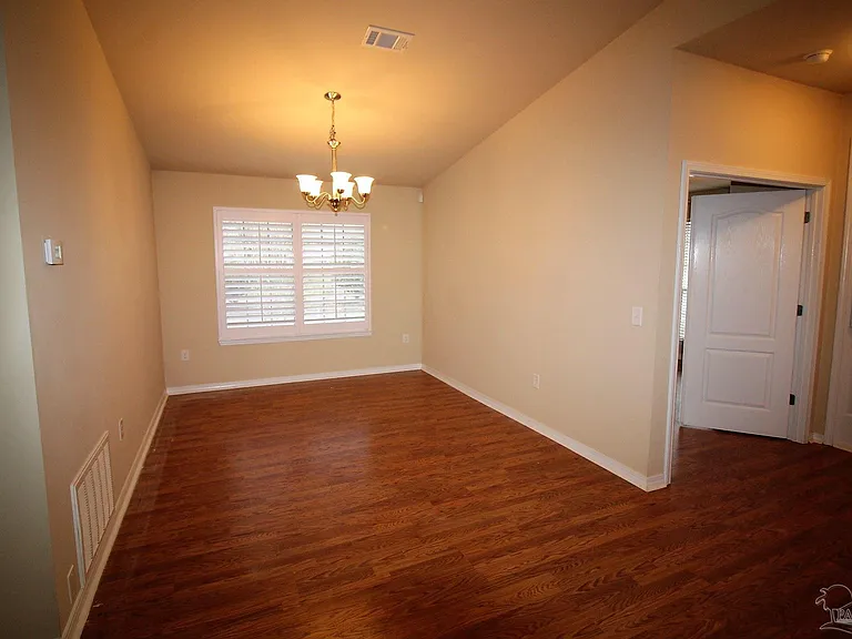 4479 Winona Ln — Photo 4