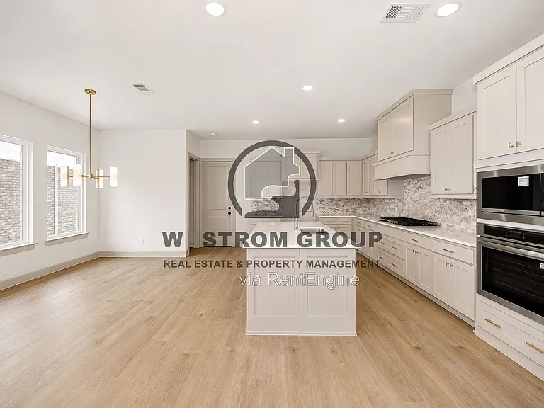 320 Walker Pkwy — Photo 9