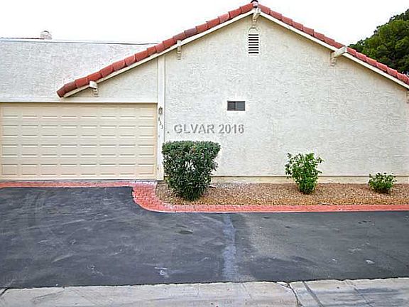2nd image of 833 Spyglass Ln