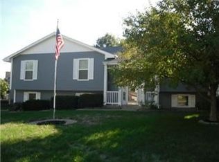 401 Park Ct, Kearney, MO 64060