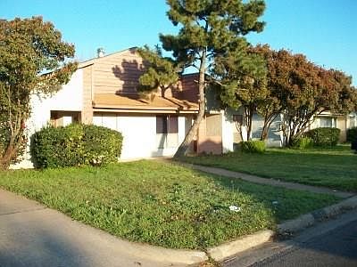 1st image of 2726 Parkchester Dr