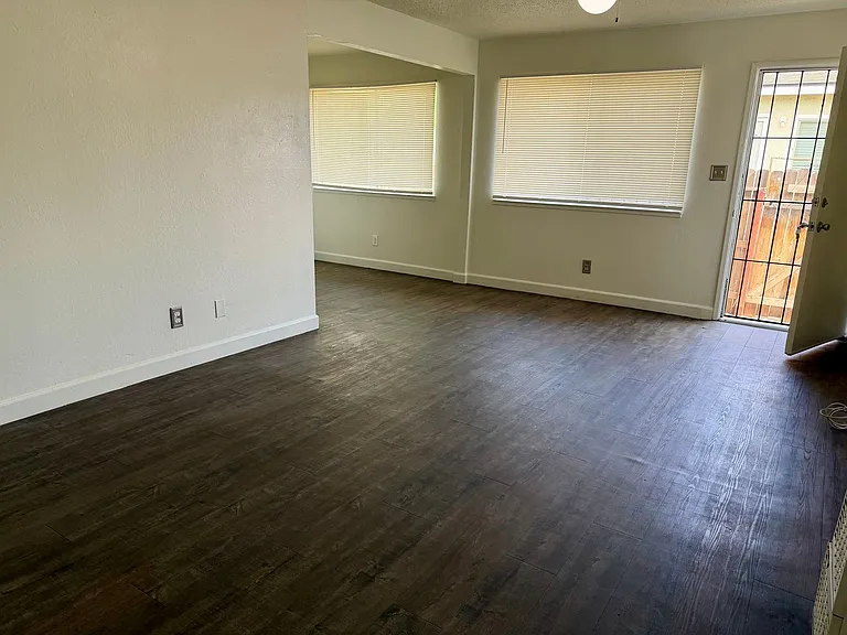 1329 E San Ramon Ave — Photo 7