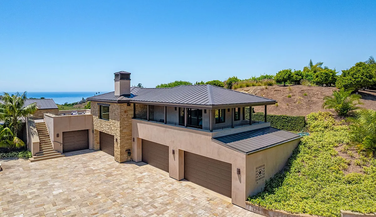 Building Photo - 2700 Vista Oceano Ln