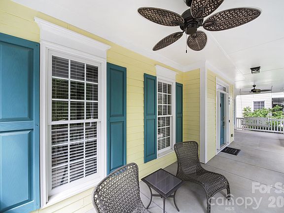 2nd image of 882 Promenade Walk