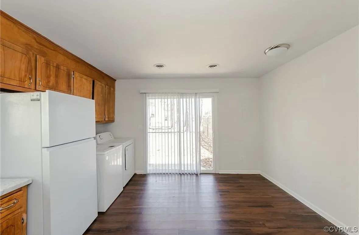 2 bed, 900 sqft, $1,400 — Photo 4