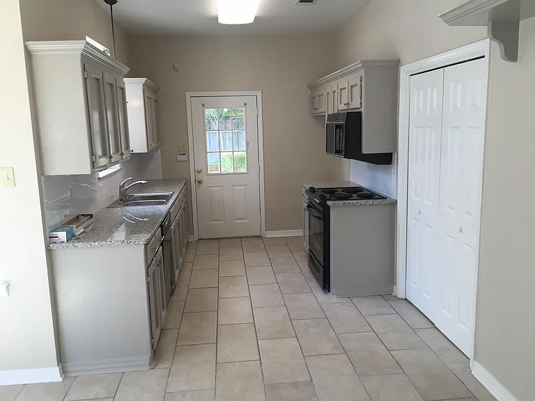 3509 Stowers Dr — Photo 2