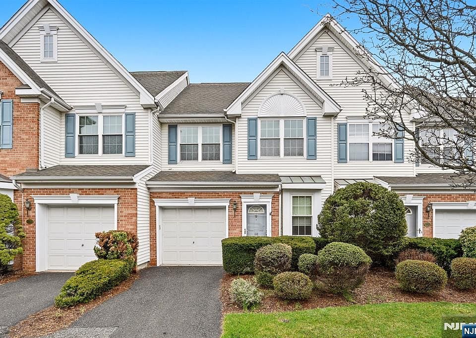 1st image of 118 Cambridge Dr #1067