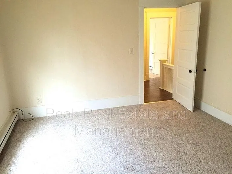 253 Eastern Ave SE — Photo 14