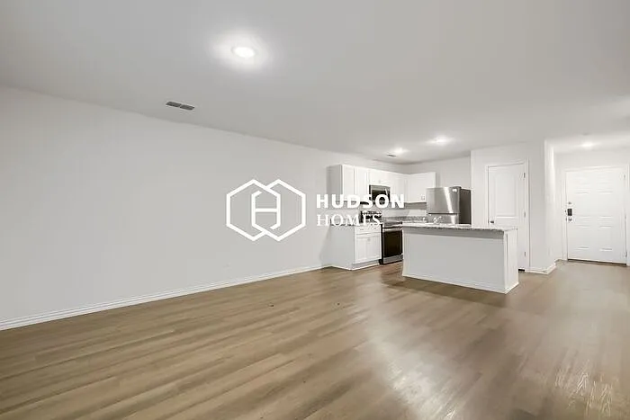 506 E Shepherd St — Photo 4