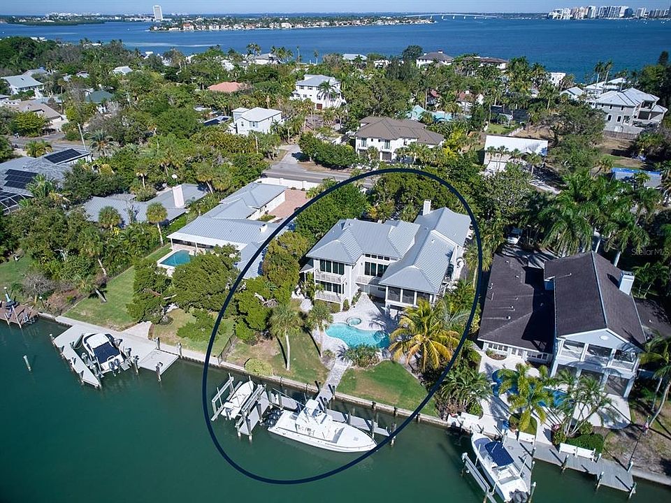 1st image of 722 SIESTA DRIVE