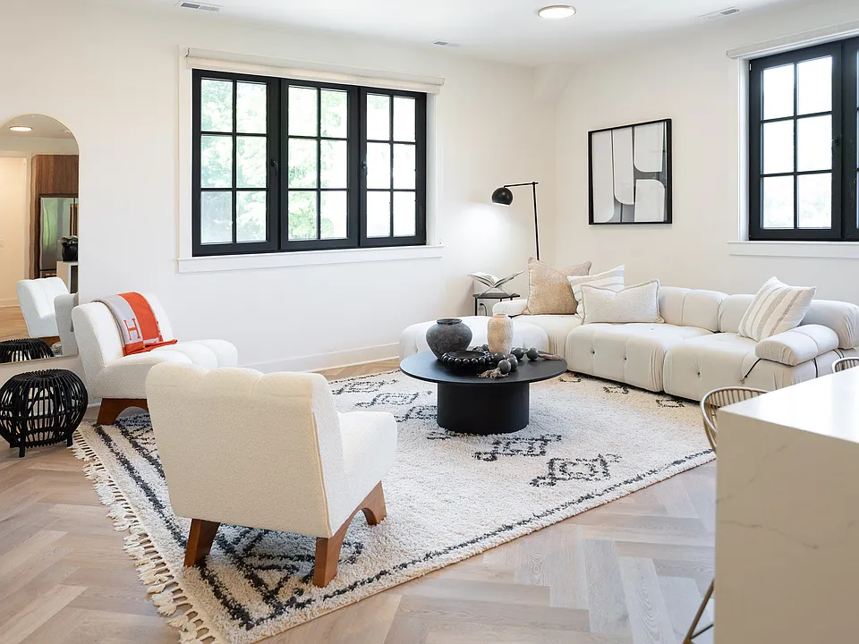 100 E Putnam Ave #301