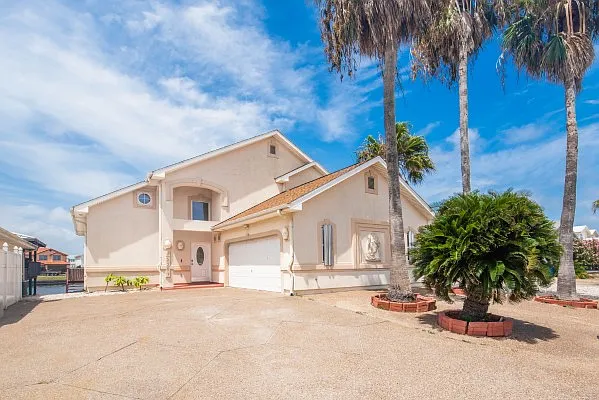 3 bed, 2.5 bath, 2059 sqft, $3,500 — Photo 1