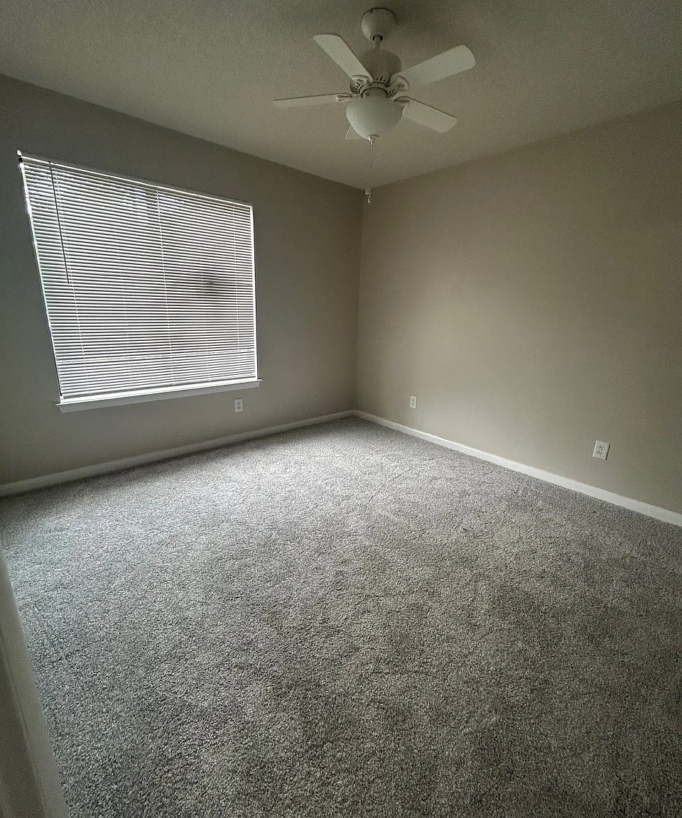 2 bed, 1000 sqft, $1,400 — Photo 2