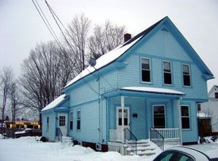 4 Coxeter Sq, Rochester, NH 03867