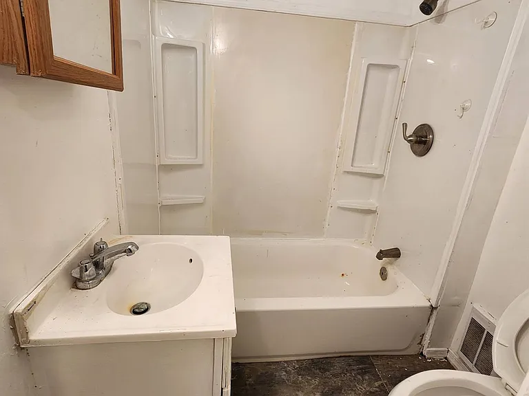 5633 Elliott St — Photo 5