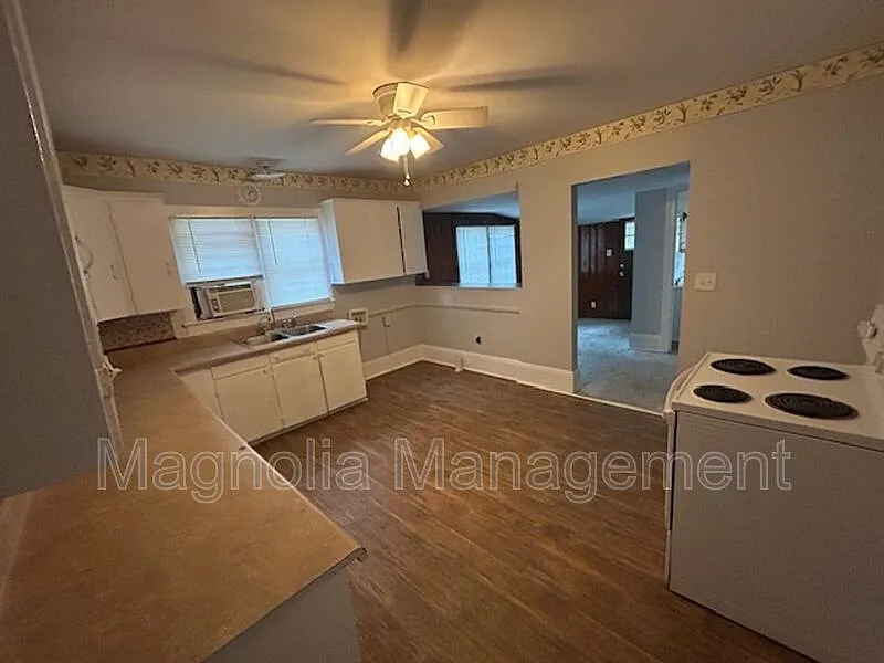 4 bed, 3.0 bath, $1,195 — Photo 2