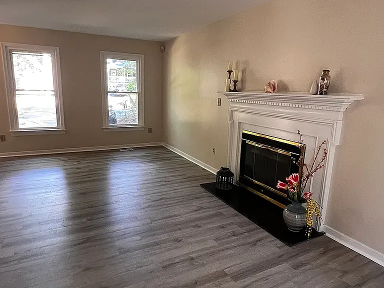 2100 Deer Meadow Ln — Photo 3