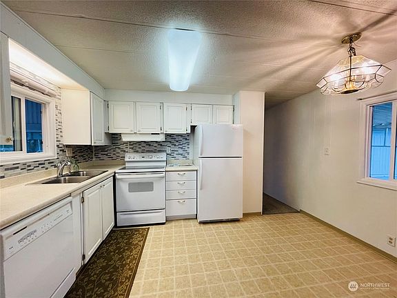 3rd image of 1200 Lincoln Street #253