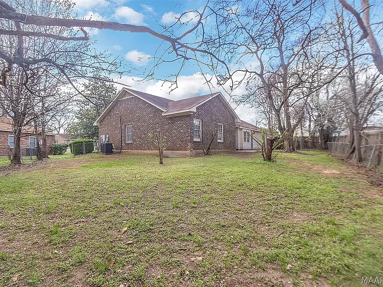 6125 Greta Pl — Photo 28