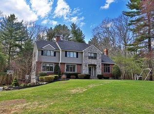 101 Granville Ln, North Andover, MA 01845