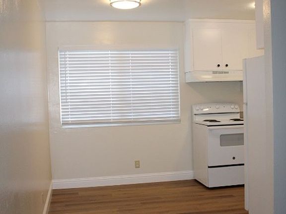 4th image of 5234 Sacramento Ave #A