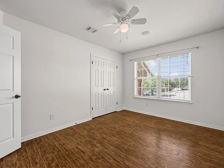 11905 Lake Stone Dr — Photo 34
