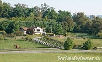 1st image of 18 Jennifer Dr