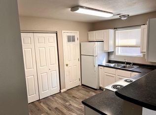 214 Kronos Dr #B, De Soto, MO 63020