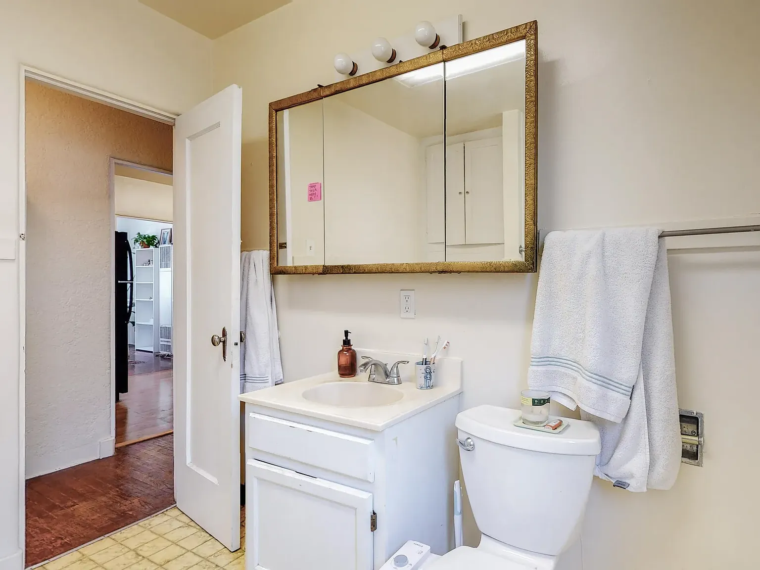 2 bed, 1130 sqft, $2,095 — Photo 3