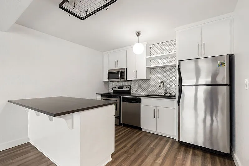 Building Photo - 111 SW Harrison St #3E