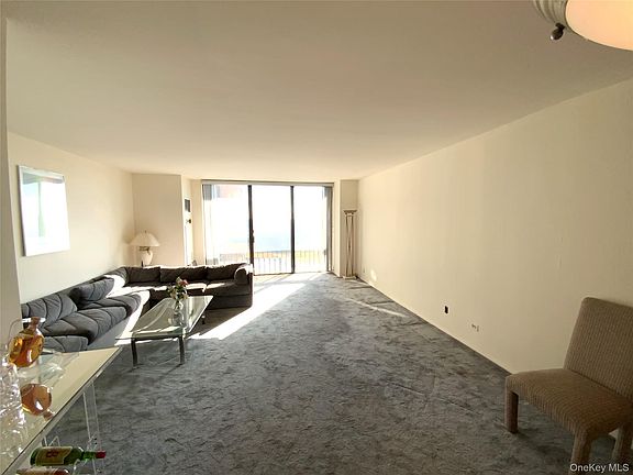 3rd image of 26910 Grand Central Parkway #8Y
