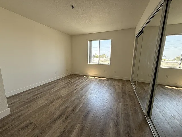 Midvale Towers — Photo 35