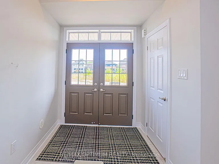 70 Keyworth Cres — Photo 3