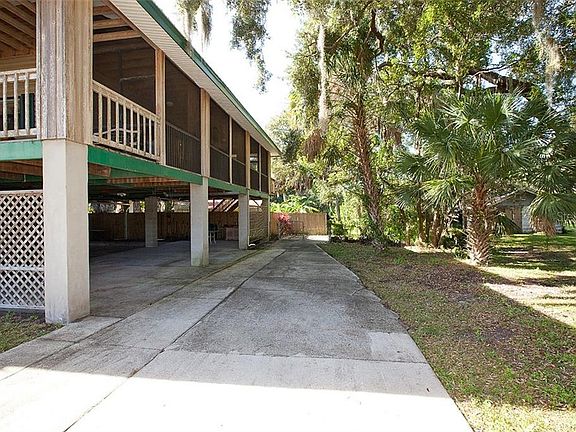 3rd image of 14317 Guava St