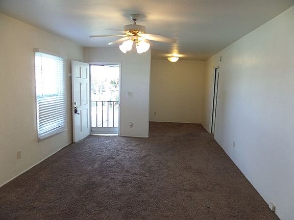 4th image of 815 Elm Ave