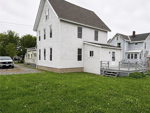 2nd image of 303 Charles St