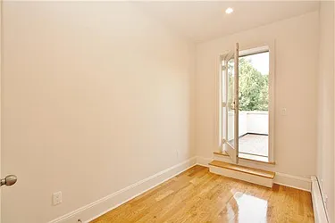 Rented by R New York