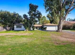 1040 Country Club Dr, Escondido, CA 92029