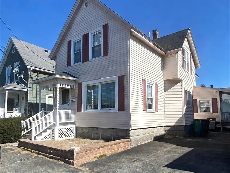 211 Mount Hope St — Photo 2