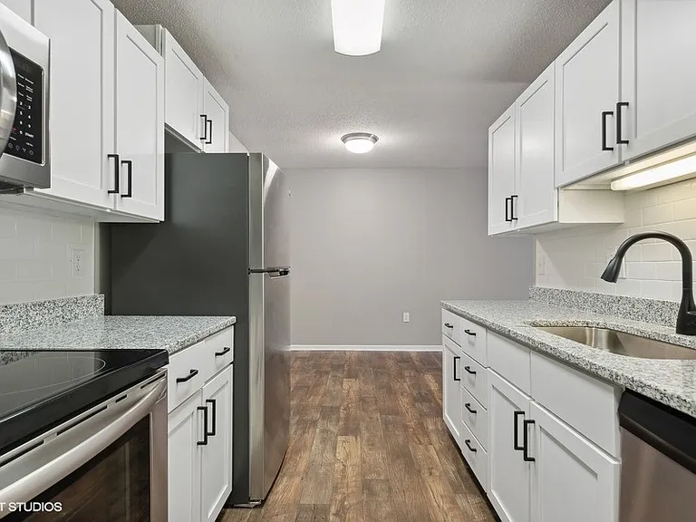 Reserve Eden Prairie — Photo 46