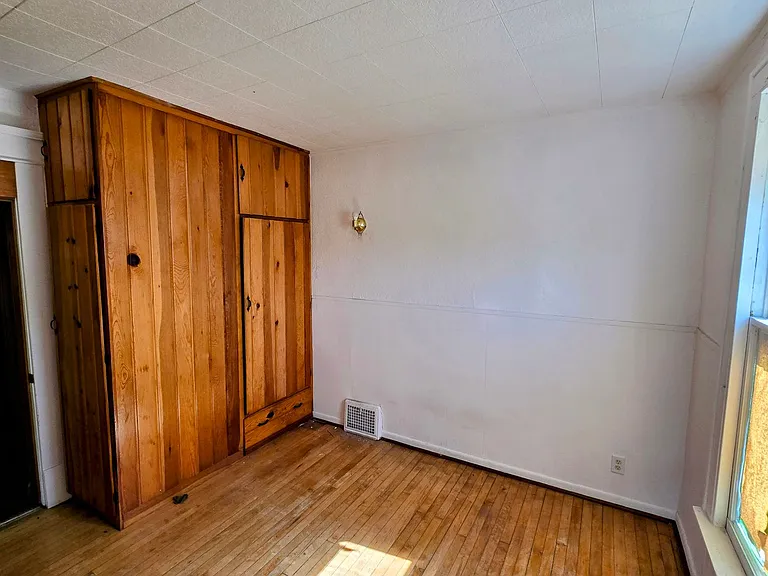 107 W Fairview Ave — Photo 6
