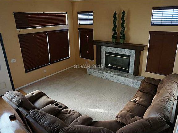 4th image of 4404 N Pioneer Way
