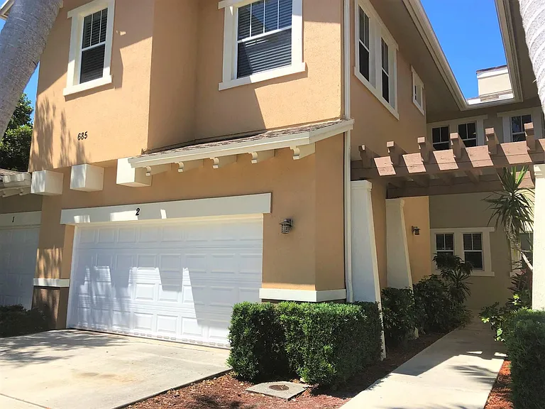 685 Pacific Grove Dr #2 — Photo 19