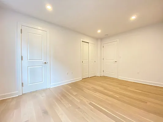 Rented by The Dermot Realty Management Company | media 96