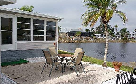 3rd image of 4813 Tahiti Dr