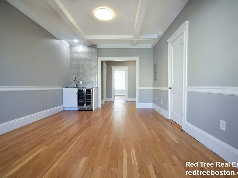 142 Sutherland Rd #U3 — Photo 2