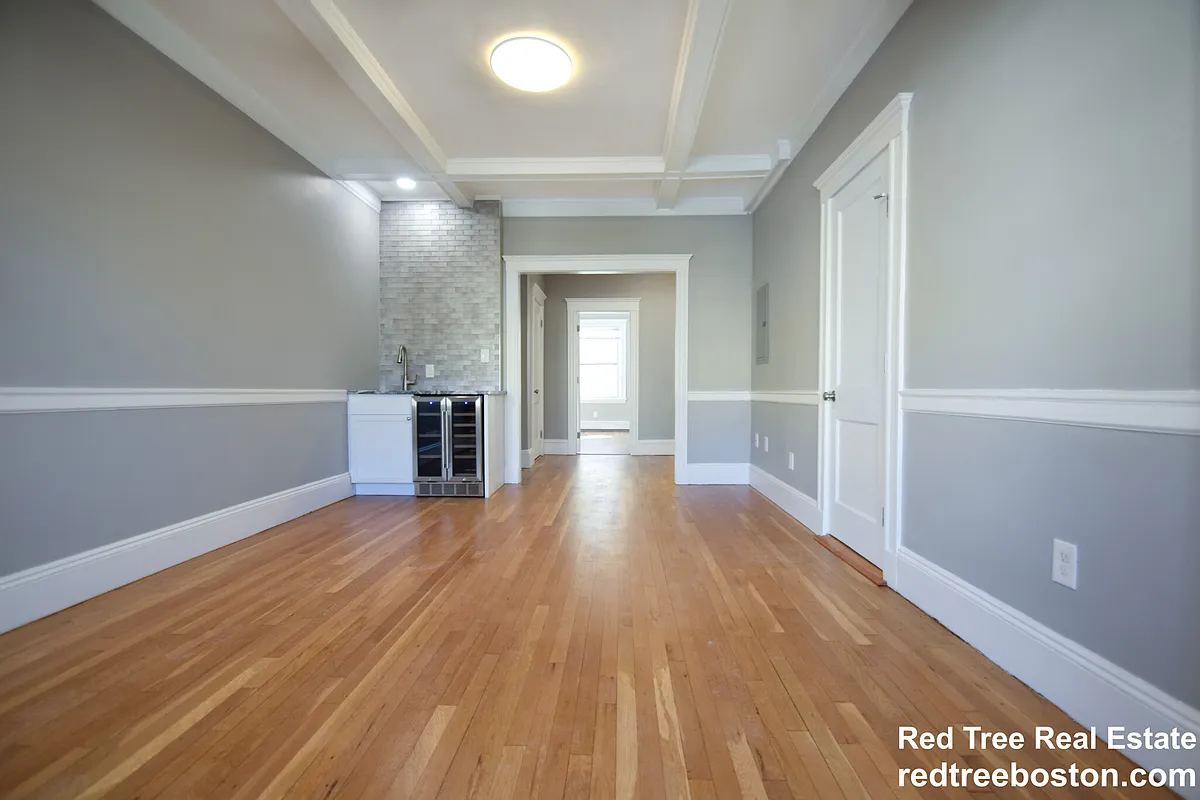 Photo 2 of 15 - 142 Sutherland Rd #U3 - Brighton, MA Building Photo - 142 Sutherland Rd #U3