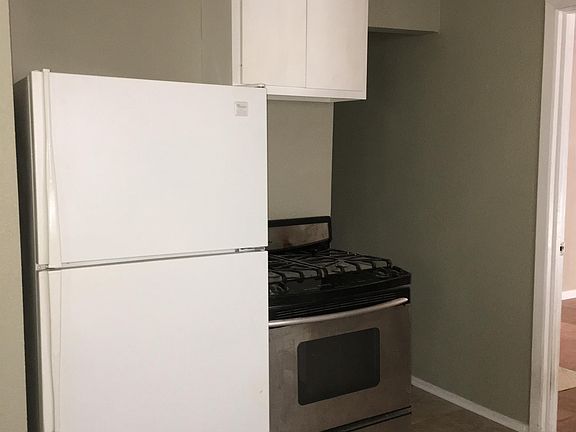 3rd image of 616 Alabama St