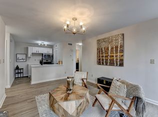 402 Granville Ct, Sandy Springs, GA