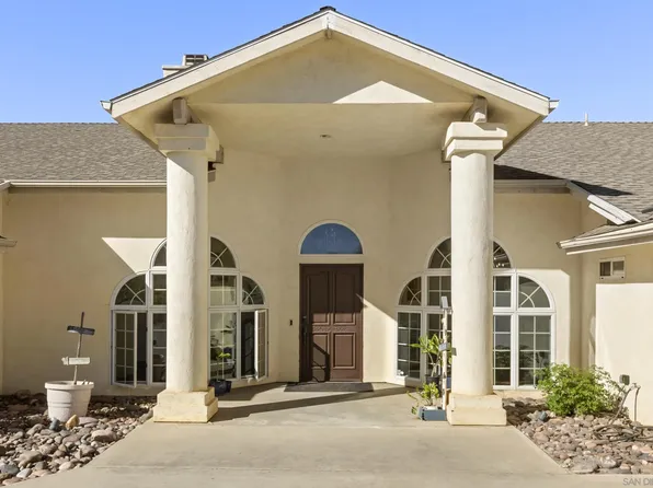 2462 Willits Rd, Alpine, CA 91901